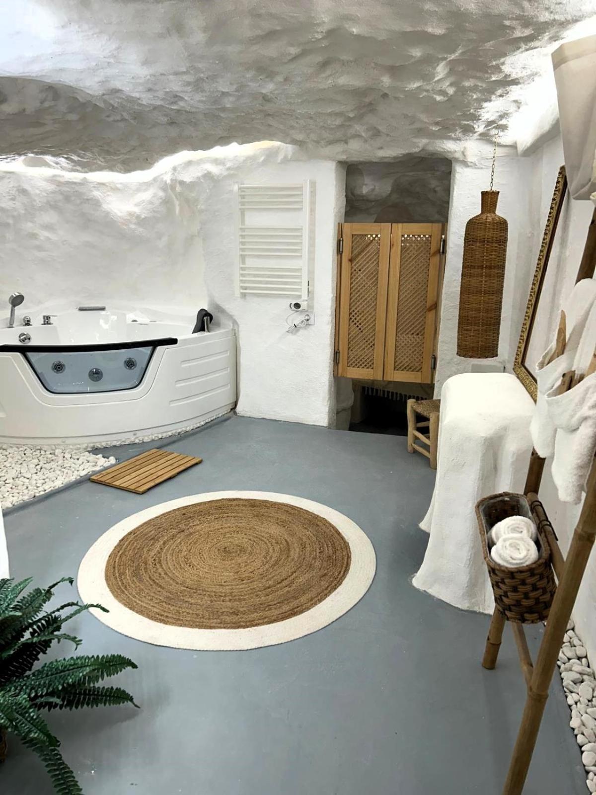 La Cueva Blanca Apartment Alcala del Jucar Exterior photo