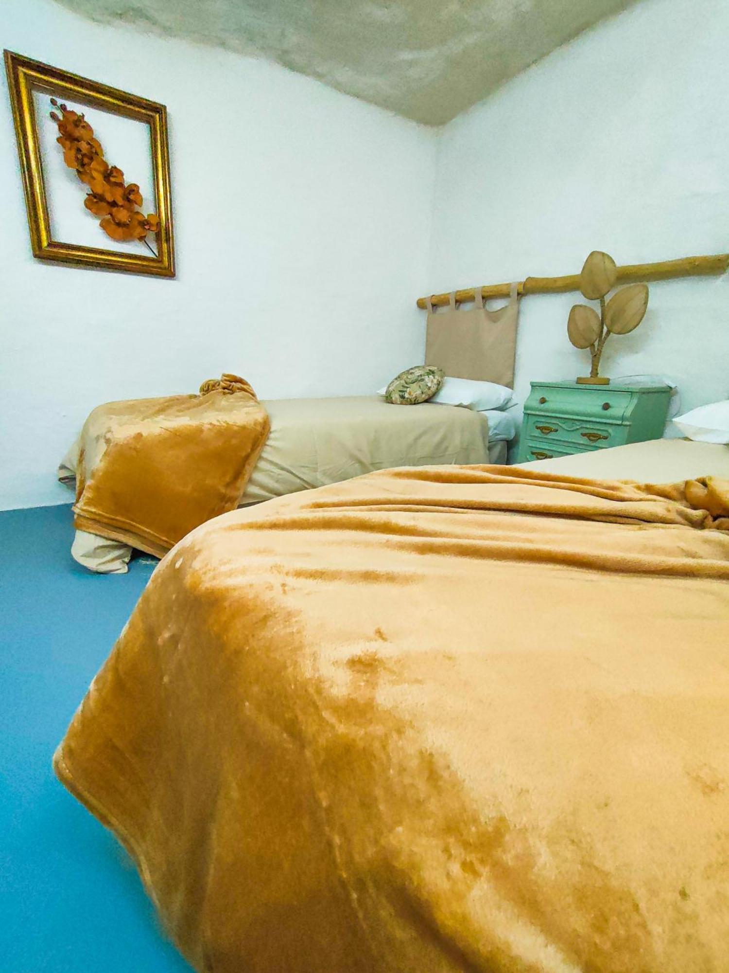 La Cueva Blanca Apartment Alcala del Jucar Room photo
