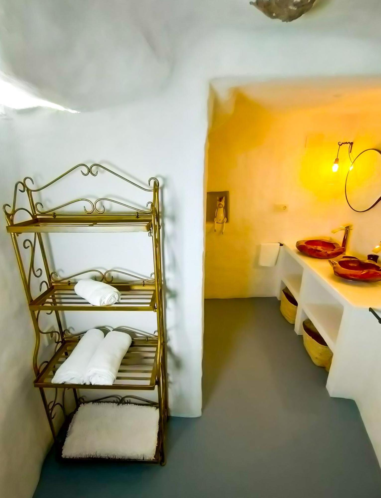 La Cueva Blanca Apartment Alcala del Jucar Room photo