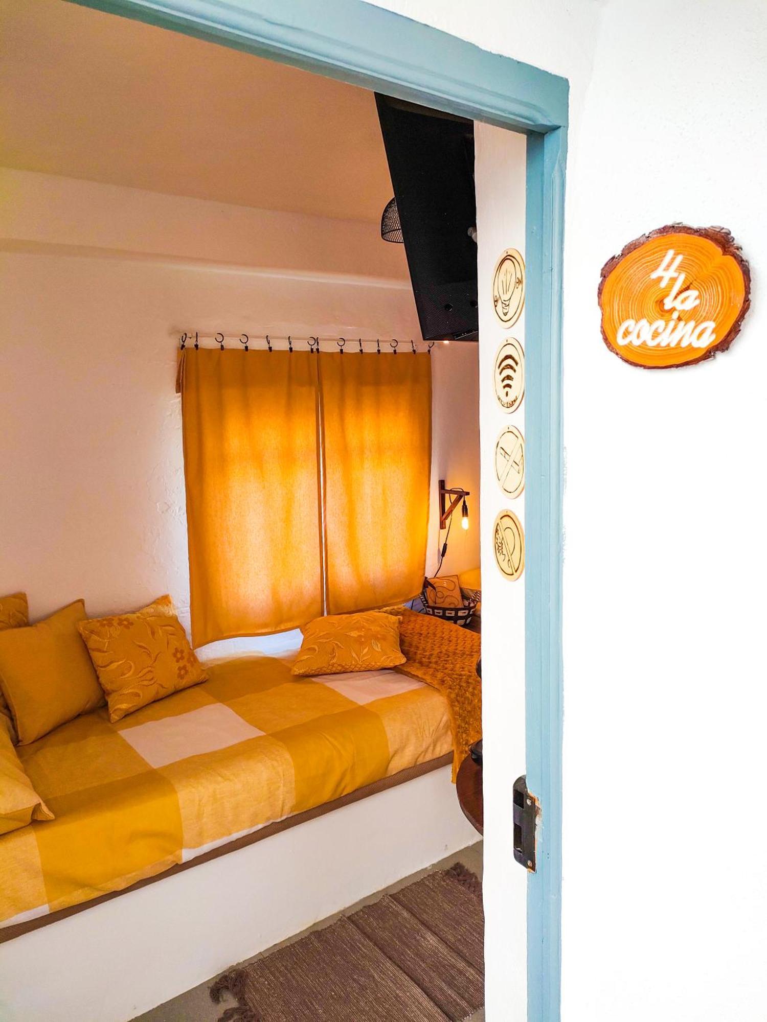 La Cueva Blanca Apartment Alcala del Jucar Room photo